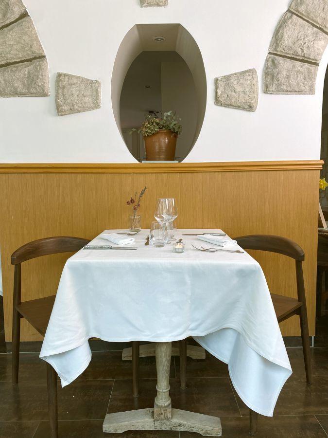 Hostellerie du Lys - hôtel - restaurant - table - dîner - repas - menu - entrée - cocktail - bar - Lamorlaye - chantilly - paris - Senlis - aéroport Charles de gaulle - Gouvieux - Coye la forêt - fourchette - gastronomique - végétarien - délicieuse - légère - raffinée - française - cuisine - gastronomie française - terrasse - cheminée - design - déco - bière - cave - vin - potager - petit-déjeuner - viennoiseries - brunch - bucolique - campagne - calme - jardin